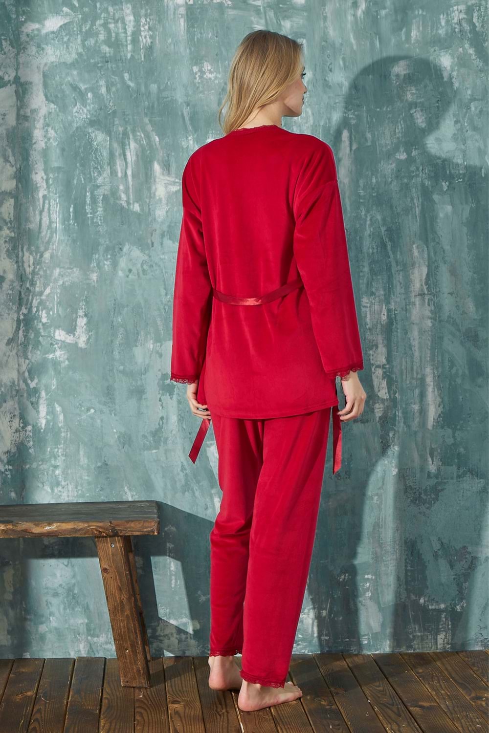 Mihra Kadın Kadife Büstiyerli Sabahlıklı Pijama Takımı - Kırmızı - 2XL Beden